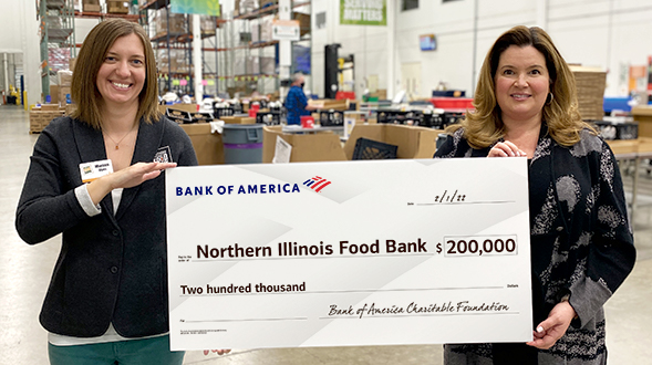 Rita Cook presented a check to the Northern Illinois Food Bank as part of Bank of America’s COVID-19 Employee Vaccination and Booster Initiative. Bank of America donated $100 to two local food banks for each employee in Chicago who recorded a Covid-19 vaccine or booster shot.